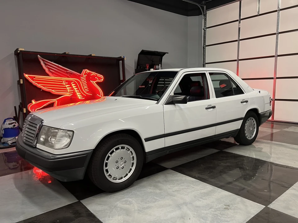 1989 Mercedes-Benz W124 E-Class - Image 20 of 31