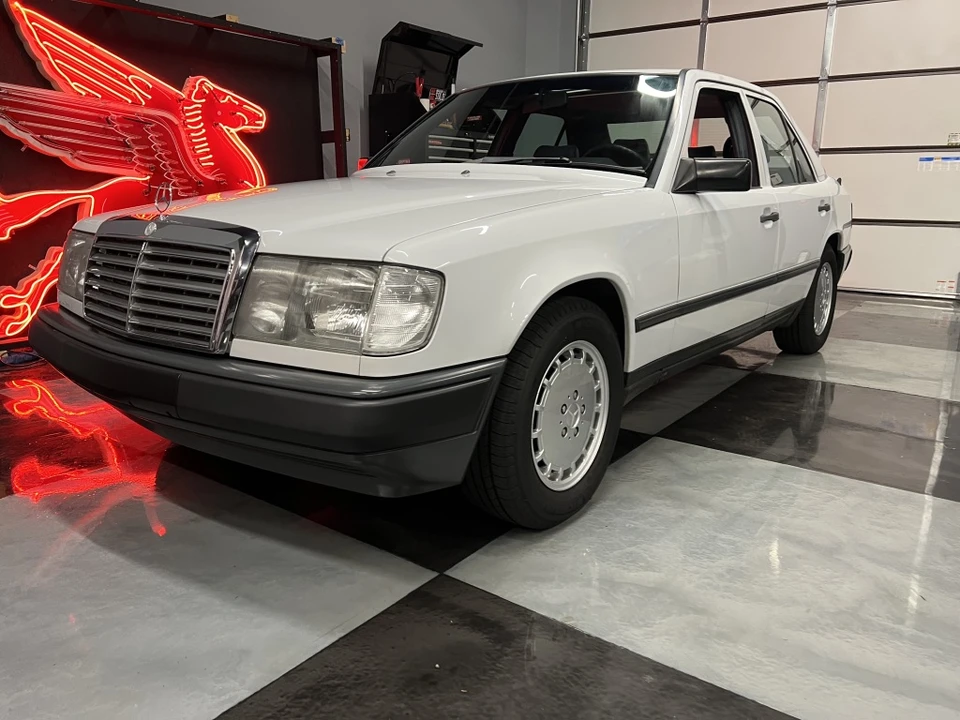 1989 Mercedes-Benz W124 E-Class - Image 14 of 31