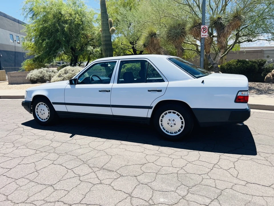 1989 Mercedes-Benz W124 E-Class - Image 9 of 31