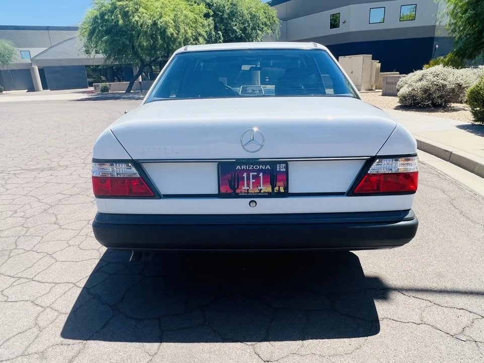 1989 Mercedes-Benz W124 E-Class - Image 8 of 31