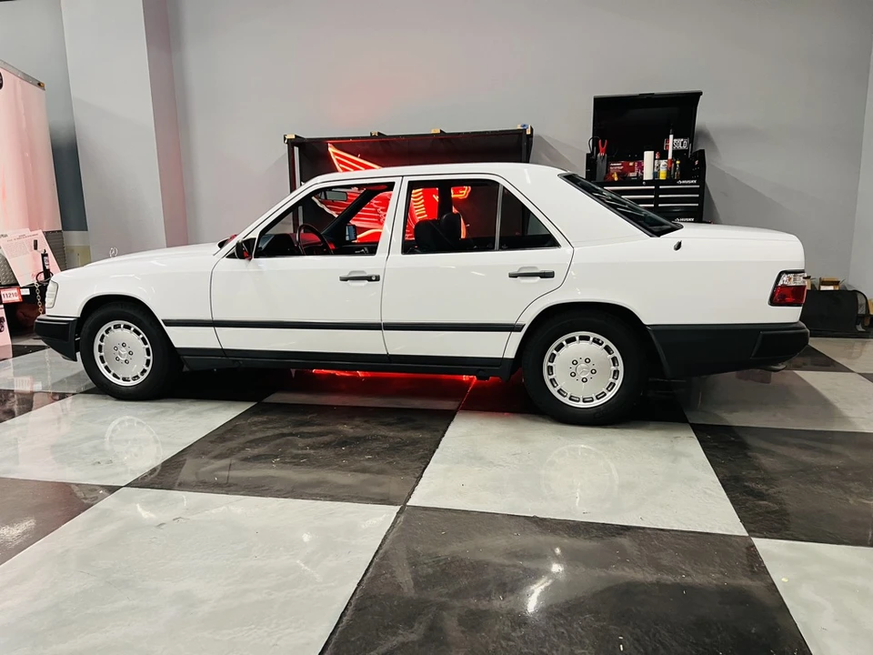 1989 Mercedes-Benz W124 E-Class - Image 18 of 31