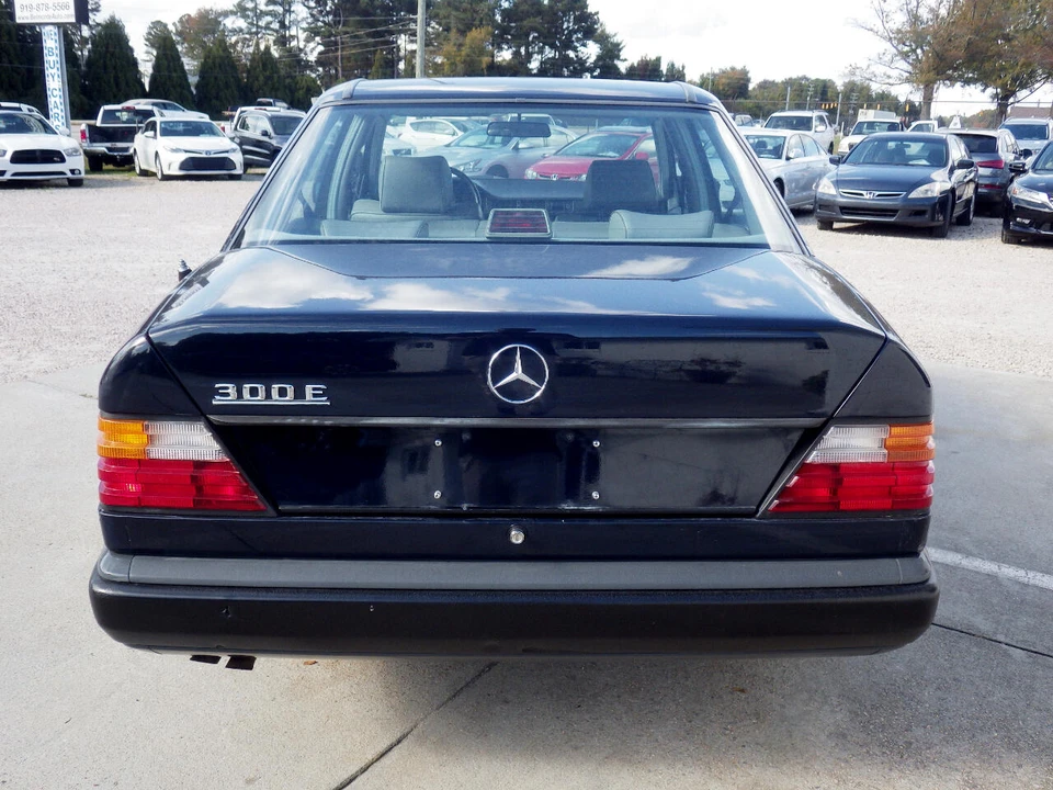 1989 Mercedes-Benz W124 E-Class - Image 9 of 31