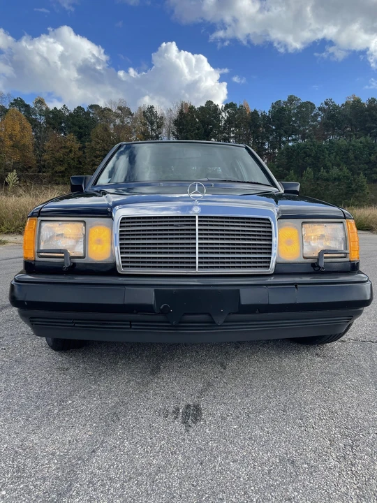 1989 Mercedes-Benz W124 E-Class - Image 2 of 31