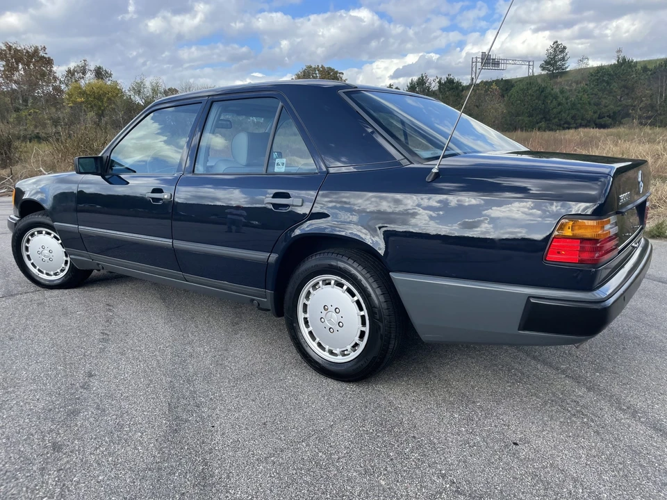 1989 Mercedes-Benz W124 E-Class - Image 7 of 31