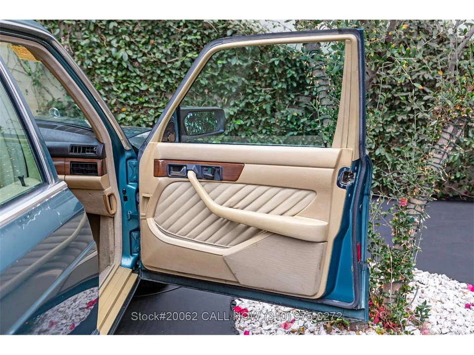 1989 Mercedes-Benz W126 S-Class Sedan - Image 24 of 31
