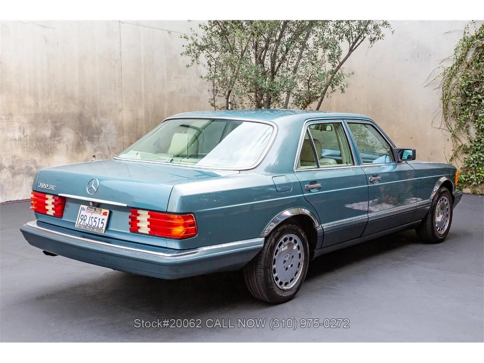 1989 Mercedes-Benz W126 S-Class Sedan - Image 4 of 31