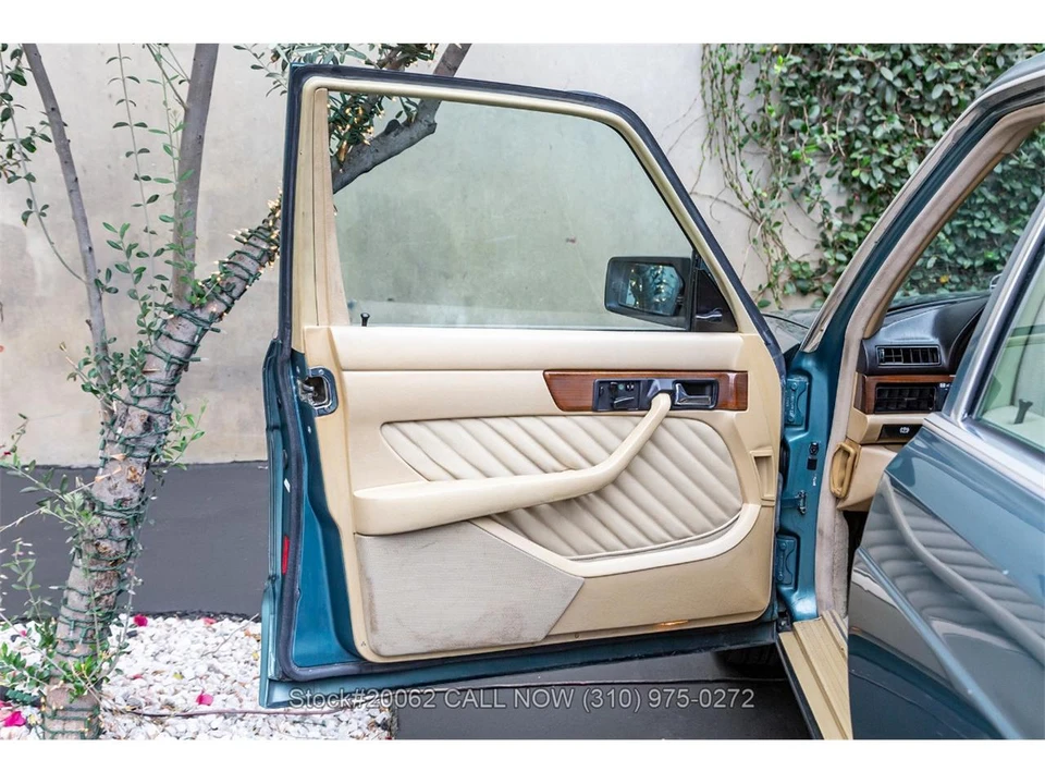 1989 Mercedes-Benz W126 S-Class Sedan - Image 14 of 31