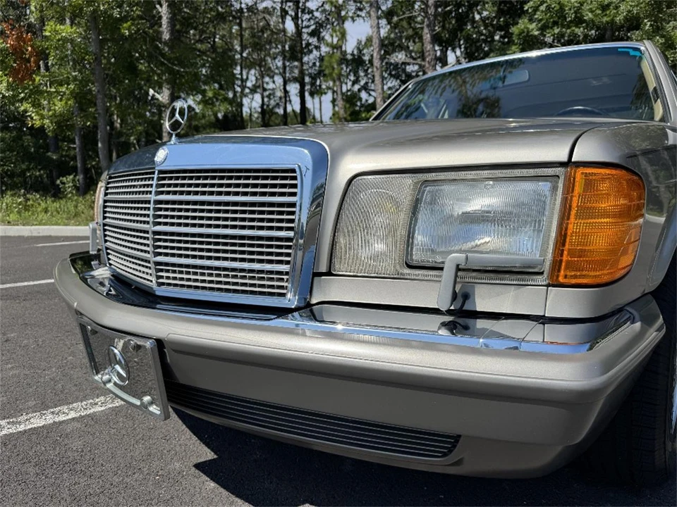 1989 Mercedes-Benz W126 S-Class Sedan - Image 10 of 31