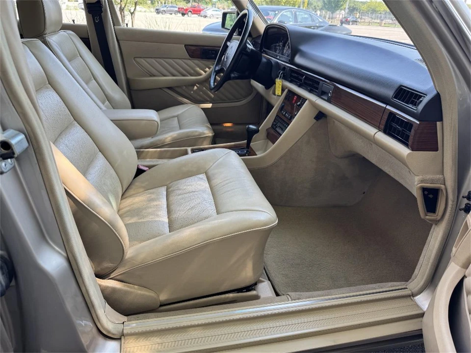 1989 Mercedes-Benz W126 S-Class Sedan - Image 26 of 31