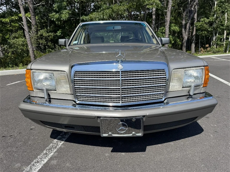 1989 Mercedes-Benz W126 S-Class Sedan - Image 2 of 31