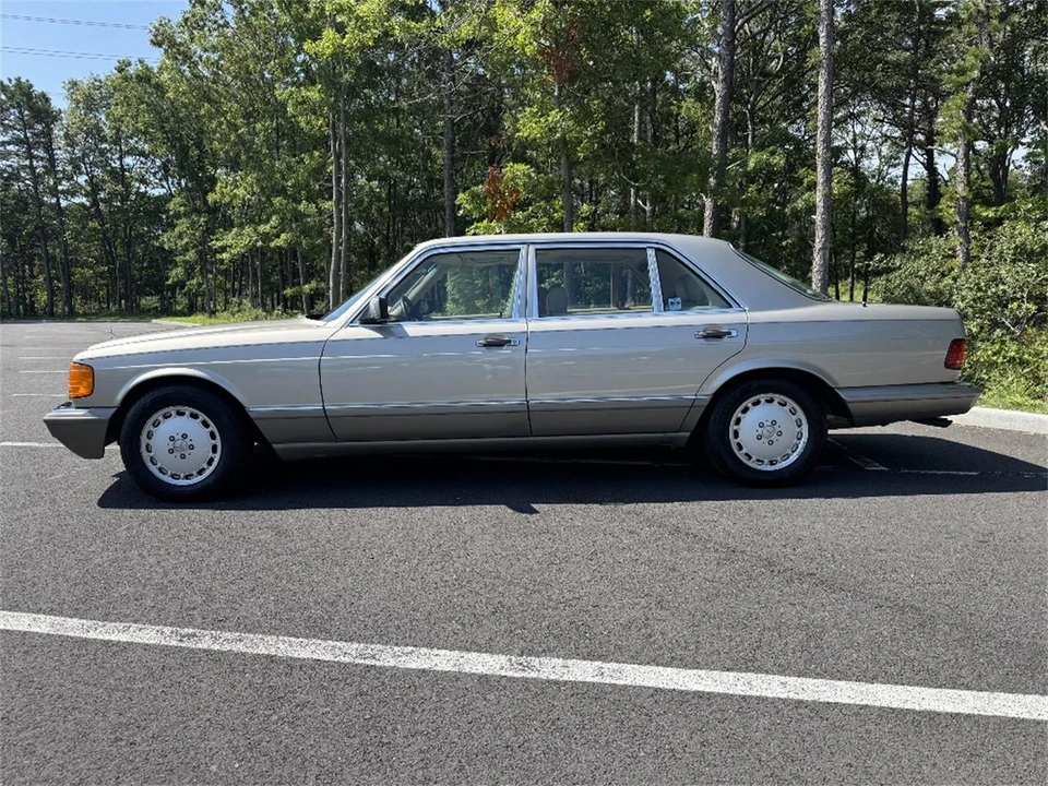 1989 Mercedes-Benz W126 S-Class Sedan - Image 8 of 31