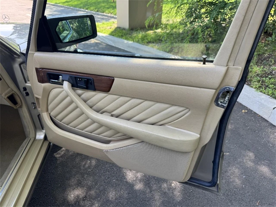 1989 Mercedes-Benz W126 S-Class Sedan - Image 28 of 31