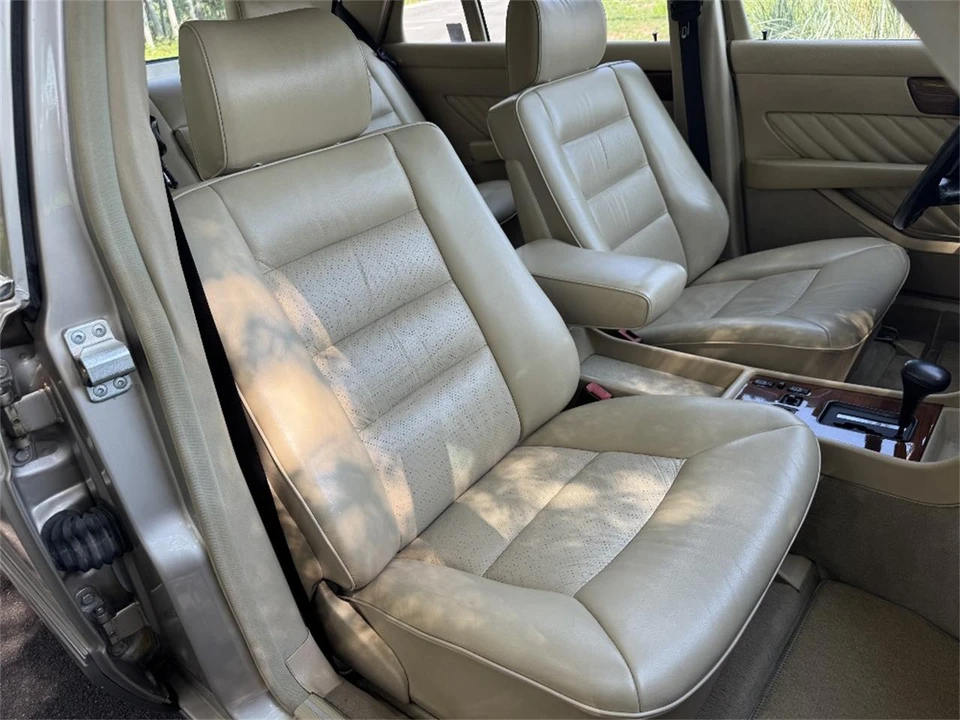 1989 Mercedes-Benz W126 S-Class Sedan - Image 29 of 31