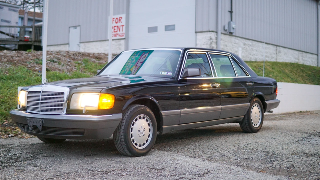 1989 Mercedes-Benz W126 S-Class Sedan - Image 4 of 31