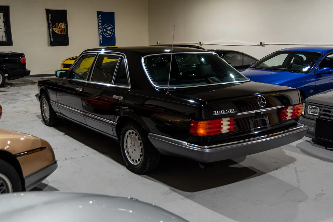 1989 Mercedes-Benz W126 S-Class Sedan - Image 17 of 31