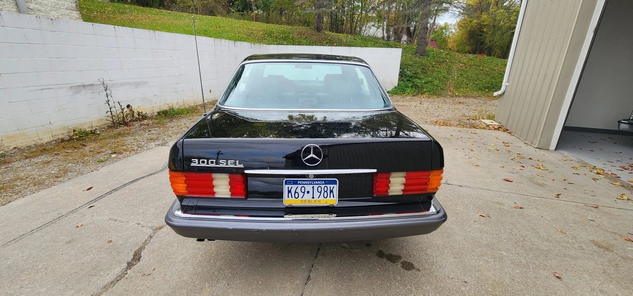 1989 Mercedes-Benz W126 S-Class Sedan - Image 19 of 31
