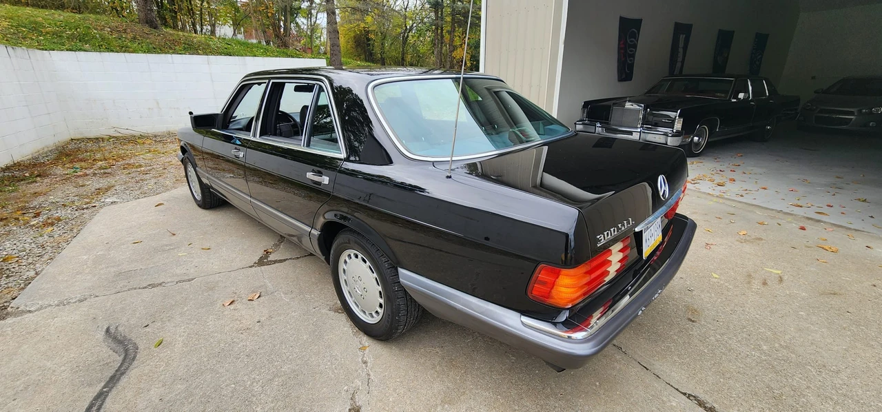 1989 Mercedes-Benz W126 S-Class Sedan - Image 16 of 31