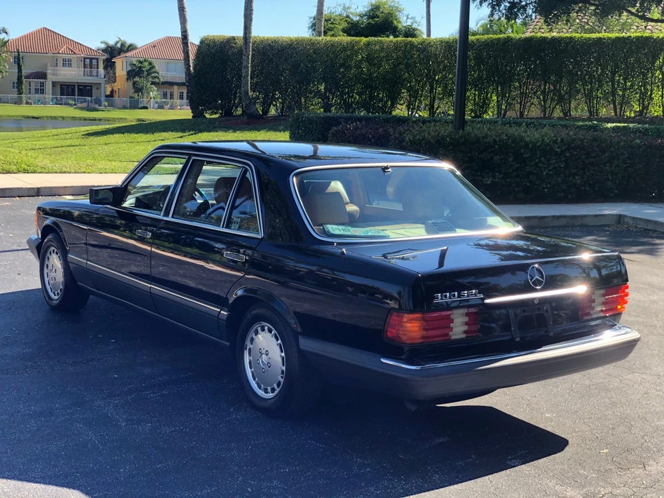 1989 Mercedes-Benz W126 S-Class Sedan - Image 19 of 31