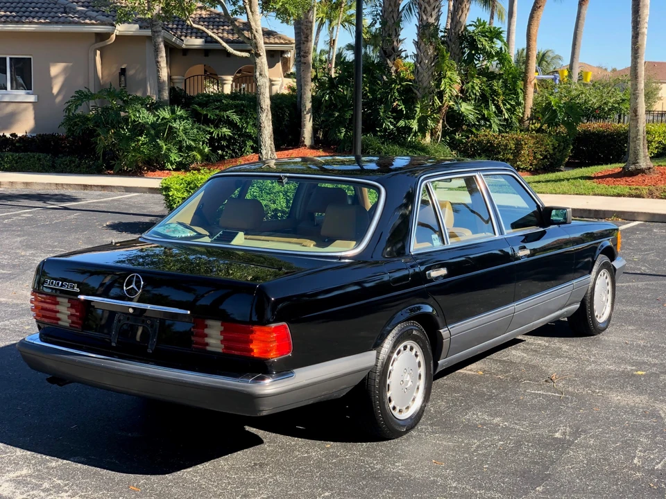 1989 Mercedes-Benz W126 S-Class Sedan - Image 24 of 31