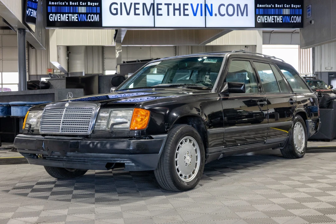 1989 Mercedes-Benz W124 E-Class - Image 2 of 31
