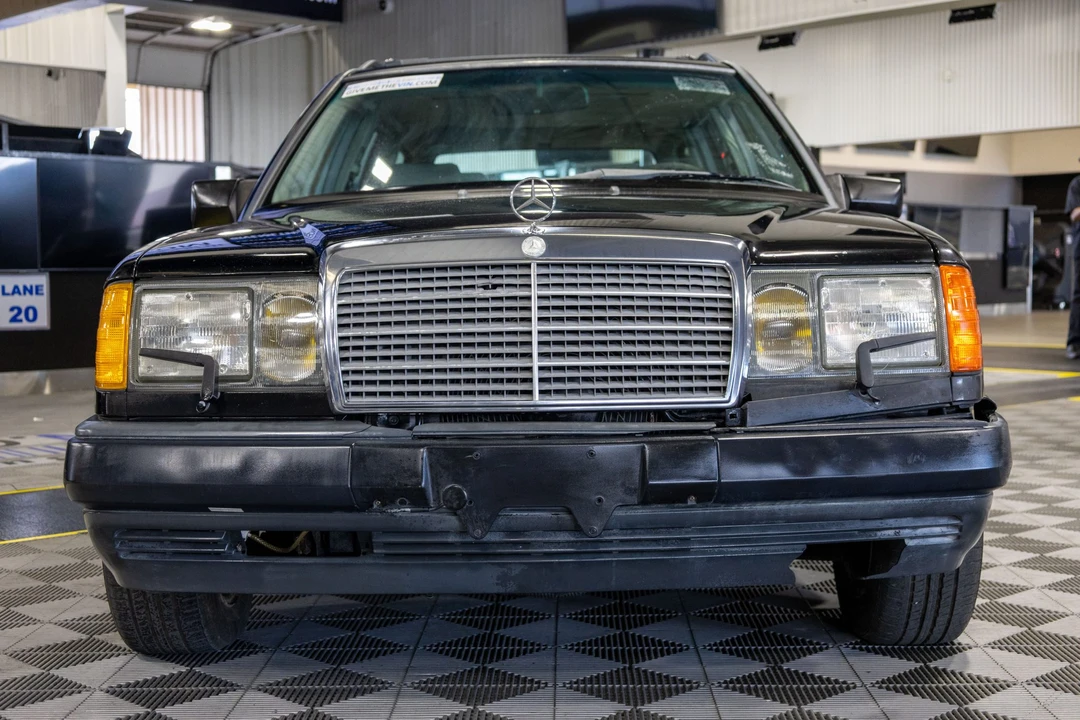 1989 Mercedes-Benz W124 E-Class - Image 11 of 31