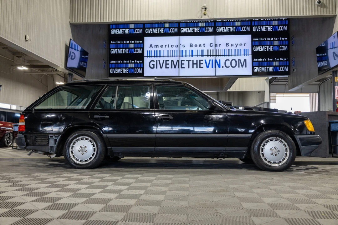1989 Mercedes-Benz W124 E-Class - Image 8 of 31