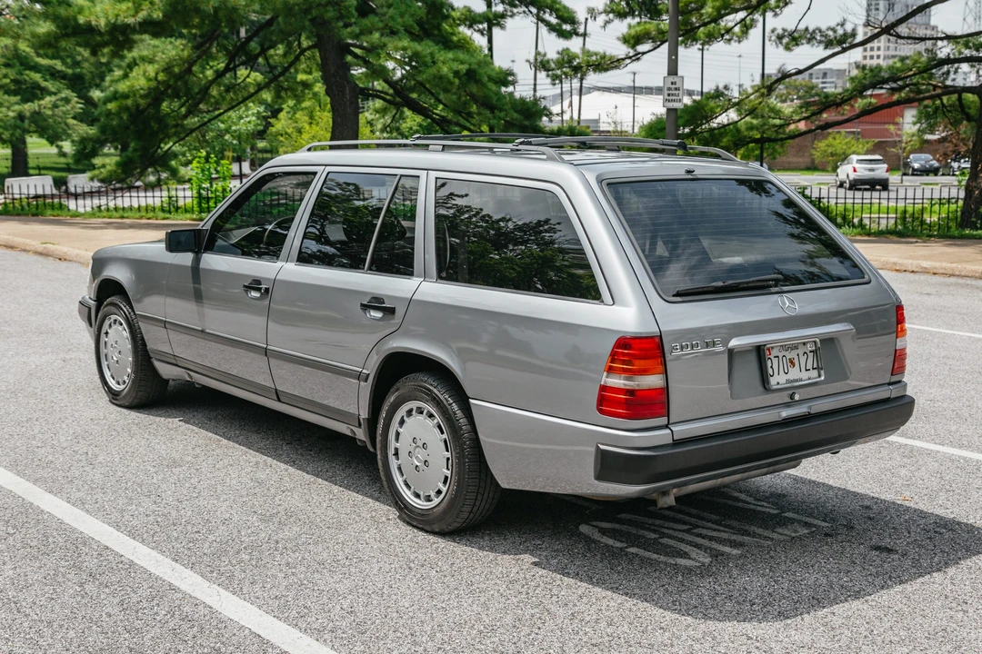 1989 Mercedes-Benz W124 E-Class - Image 4 of 31