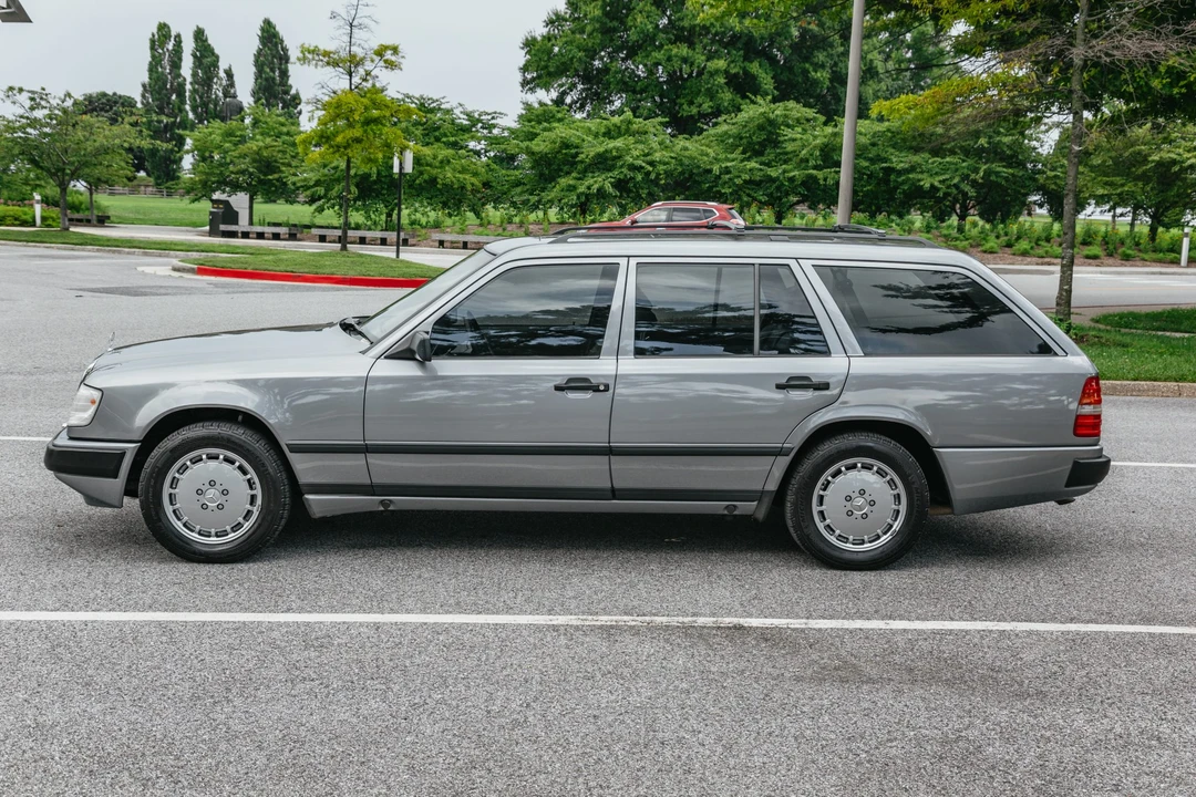 1989 Mercedes-Benz W124 E-Class - Image 3 of 31
