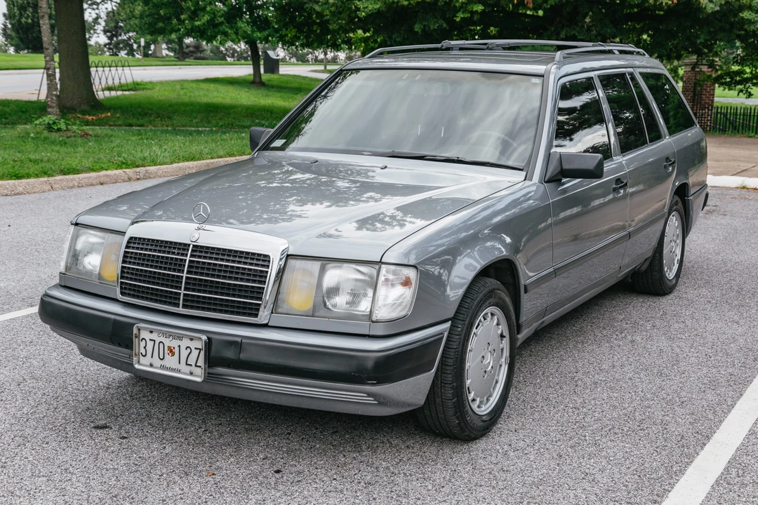 1989 Mercedes-Benz W124 E-Class - Image 2 of 31