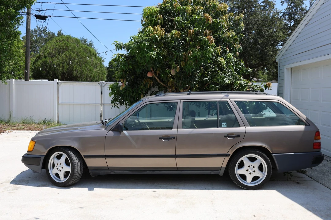 1989 Mercedes-Benz W124 E-Class - Image 10 of 31