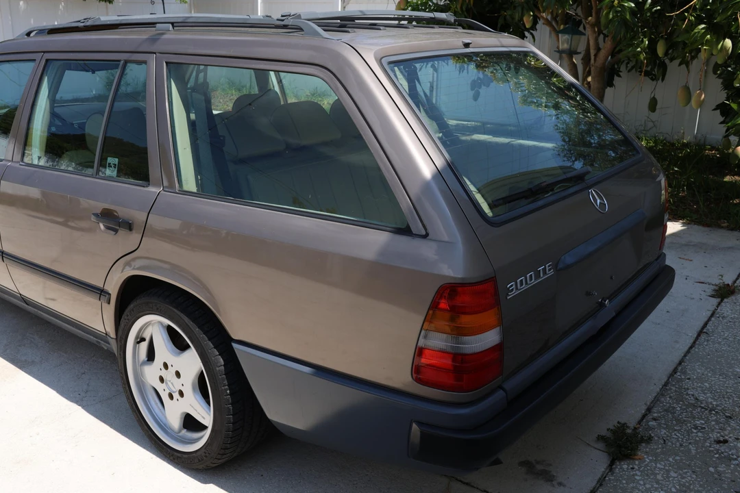 1989 Mercedes-Benz W124 E-Class - Image 29 of 31