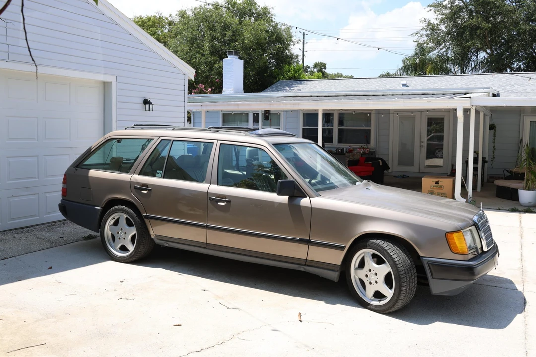 1989 Mercedes-Benz W124 E-Class - Image 13 of 31
