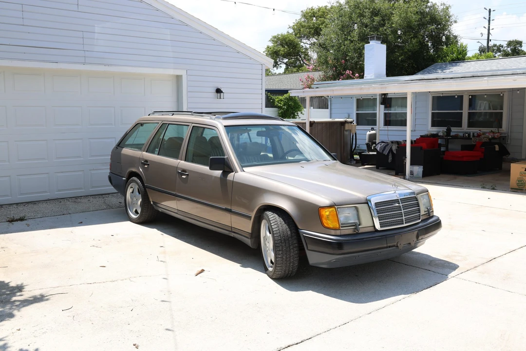1989 Mercedes-Benz W124 E-Class - Image 14 of 31