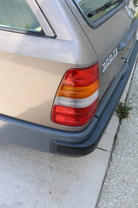 1989 Mercedes-Benz W124 E-Class - Image 30 of 31