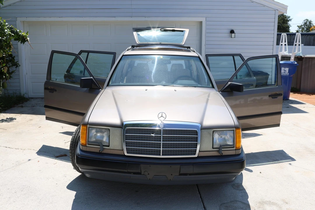 1989 Mercedes-Benz W124 E-Class - Image 15 of 31