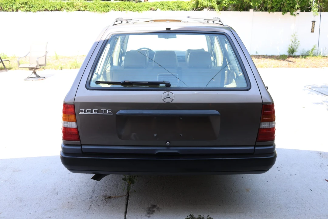 1989 Mercedes-Benz W124 E-Class - Image 12 of 31