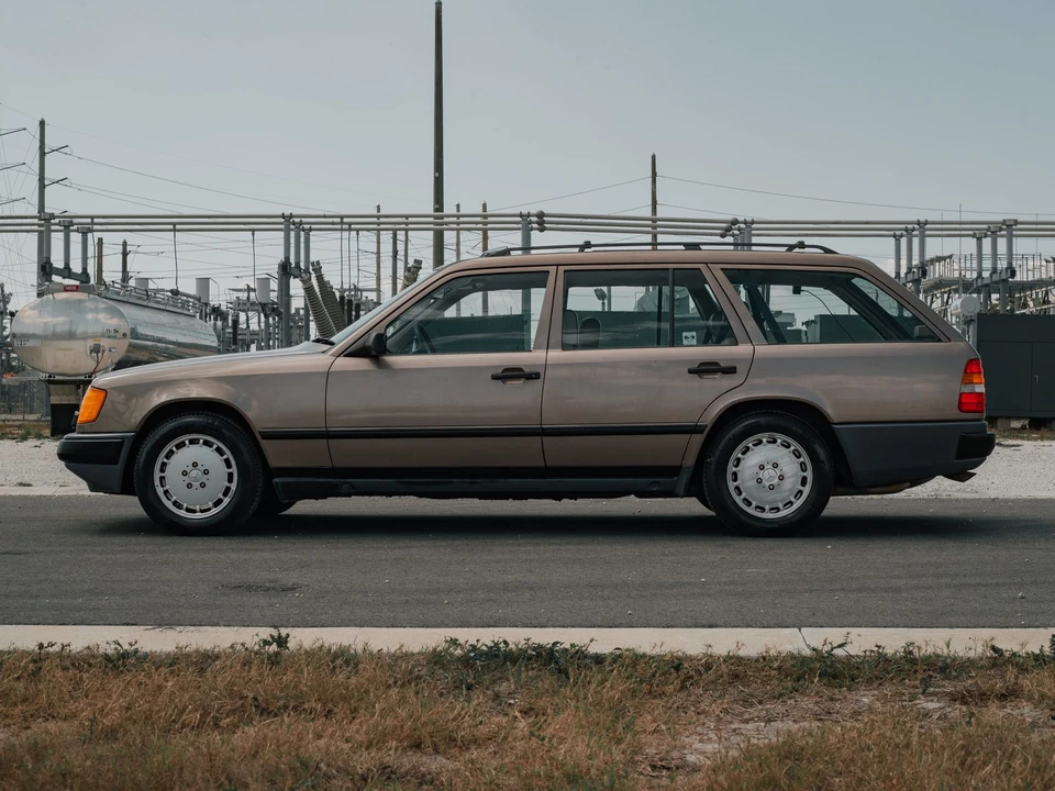 1989 Mercedes-Benz W124 E-Class - Image 10 of 31