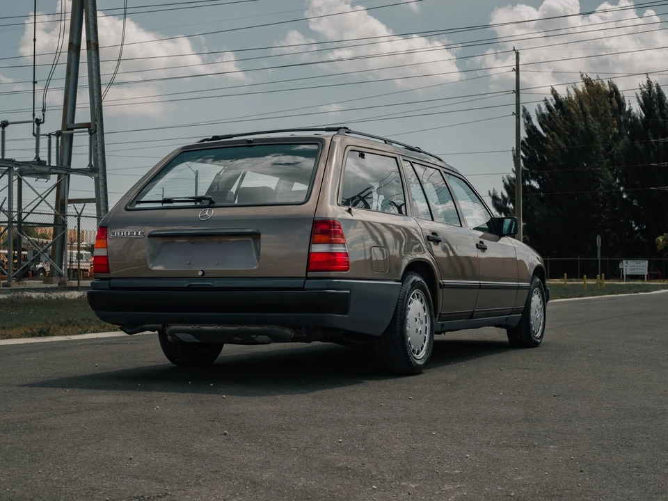 1989 Mercedes-Benz W124 E-Class - Image 7 of 31