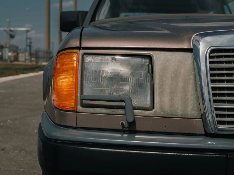 1989 Mercedes-Benz W124 E-Class - Image 17 of 31