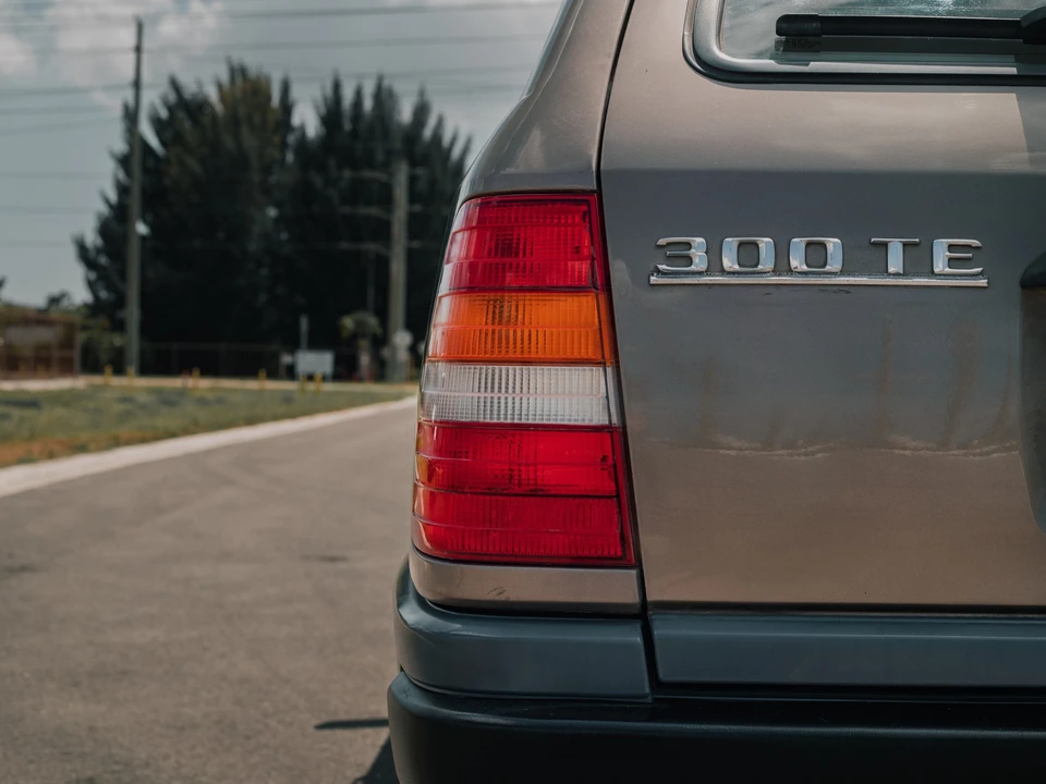 1989 Mercedes-Benz W124 E-Class - Image 21 of 31
