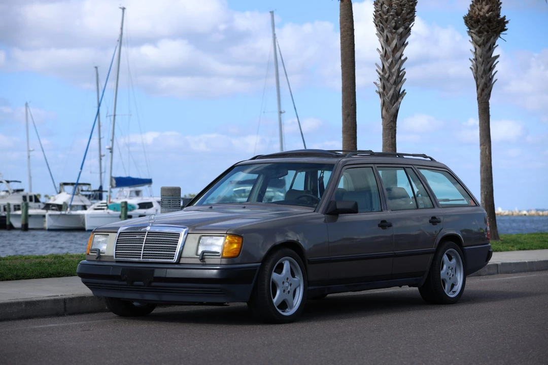 1989 Mercedes-Benz W124 E-Class - Image 2 of 31
