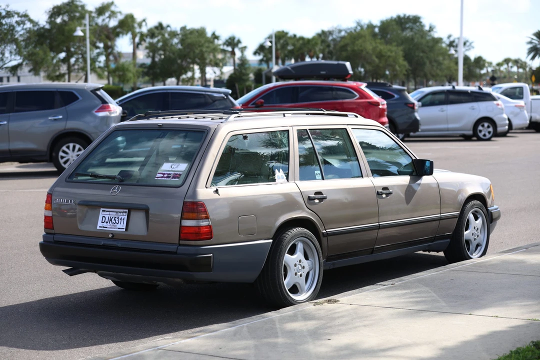 1989 Mercedes-Benz W124 E-Class - Image 21 of 31
