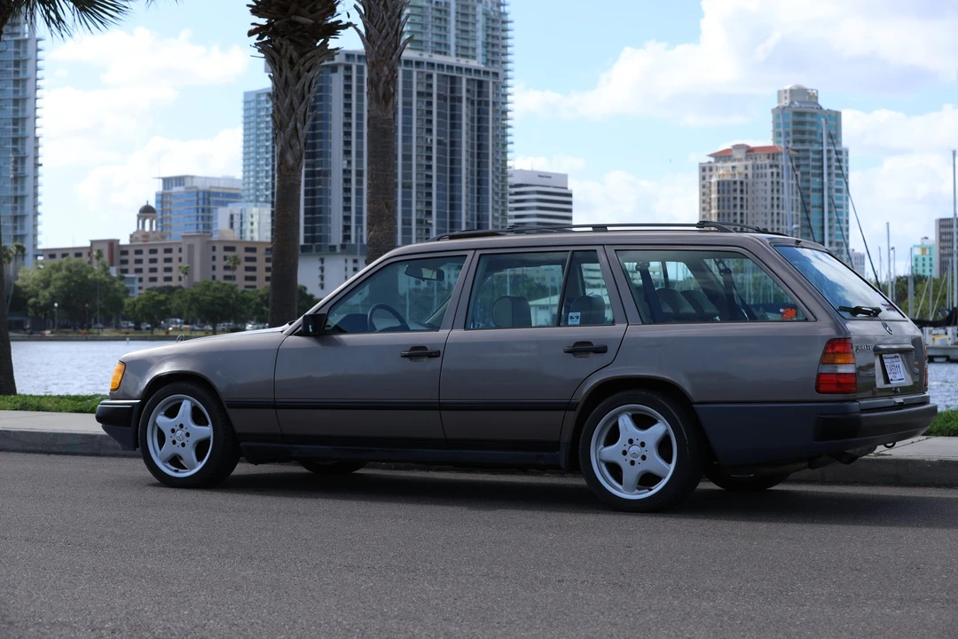 1989 Mercedes-Benz W124 E-Class - Image 4 of 31