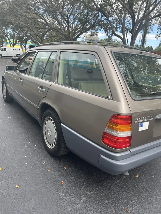 1989 Mercedes-Benz W124 E-Class - Image 14 of 31
