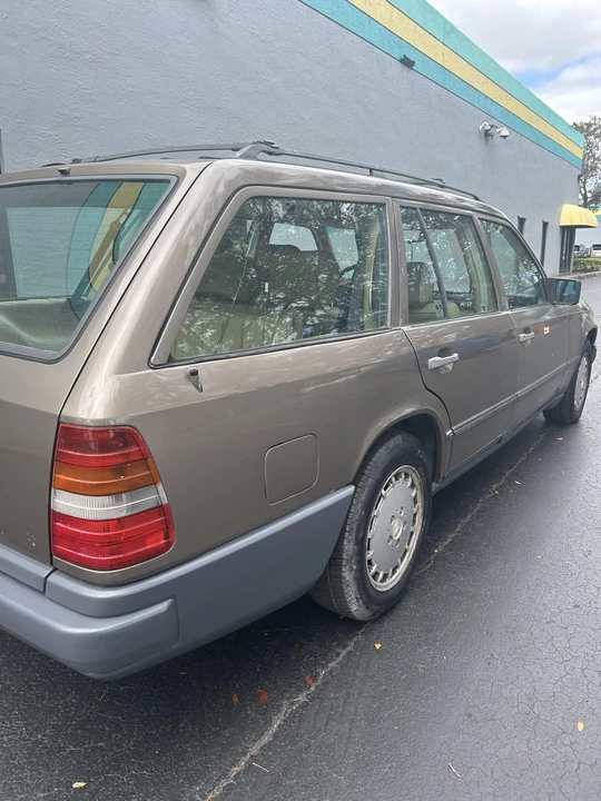 1989 Mercedes-Benz W124 E-Class - Image 15 of 31