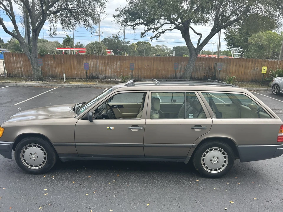 1989 Mercedes-Benz W124 E-Class - Image 16 of 31