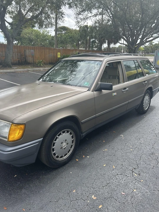1989 Mercedes-Benz W124 E-Class - Image 13 of 31