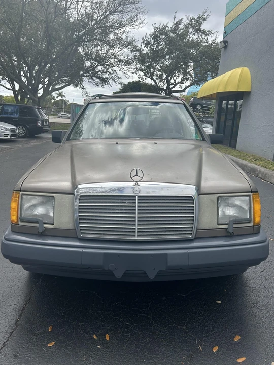 1989 Mercedes-Benz W124 E-Class - Image 11 of 31