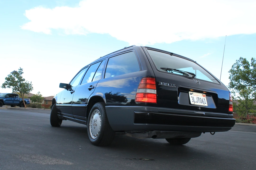 1989 Mercedes-Benz W124 E-Class - Image 10 of 31
