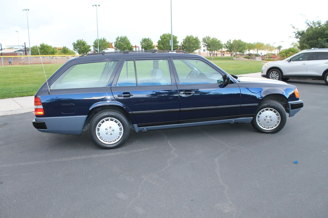 1989 Mercedes-Benz W124 E-Class - Image 21 of 31
